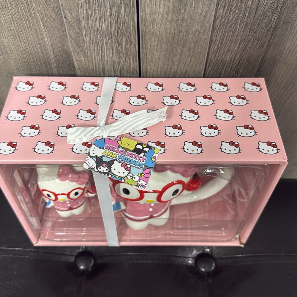 Blue Sky Clayworks Hello Kitty School Girl Mug & Matching Figurine Set Goldminc - Picture 5 of 9